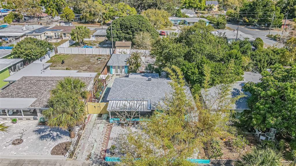 Active With Contract: $284,500 (2 beds, 2 baths, 860 Square Feet)