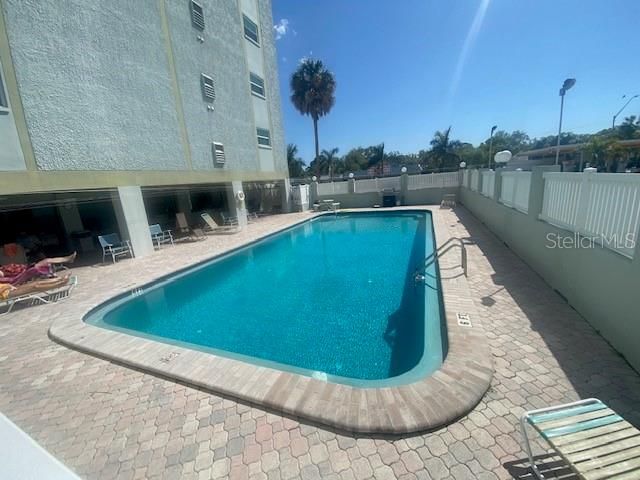 Active With Contract: $1,449 (1 beds, 1 baths, 765 Square Feet)