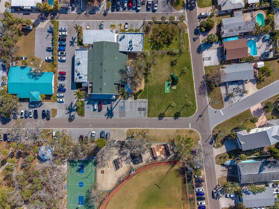 На продажу: $1,150,000 (0.17 acres)