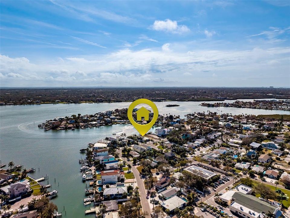 На продажу: $1,150,000 (0.17 acres)