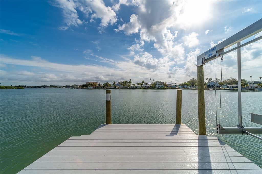 На продажу: $1,150,000 (0.17 acres)