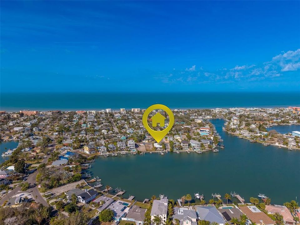 На продажу: $1,150,000 (0.17 acres)