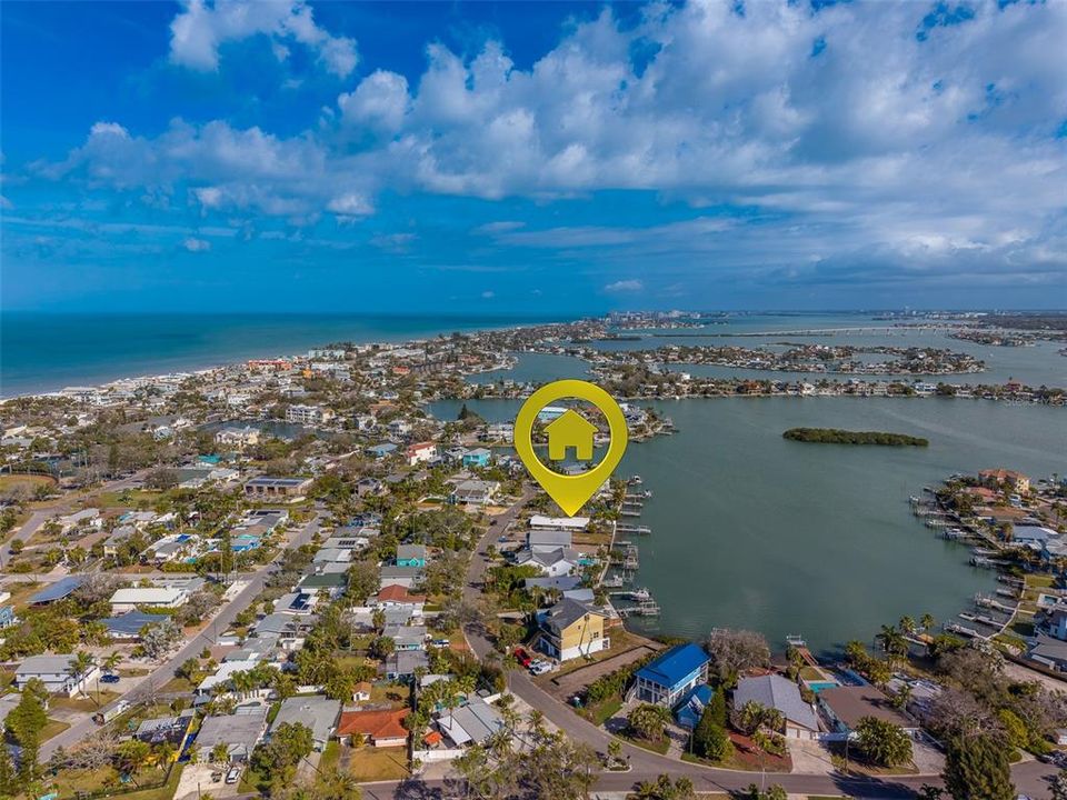 На продажу: $1,150,000 (0.17 acres)