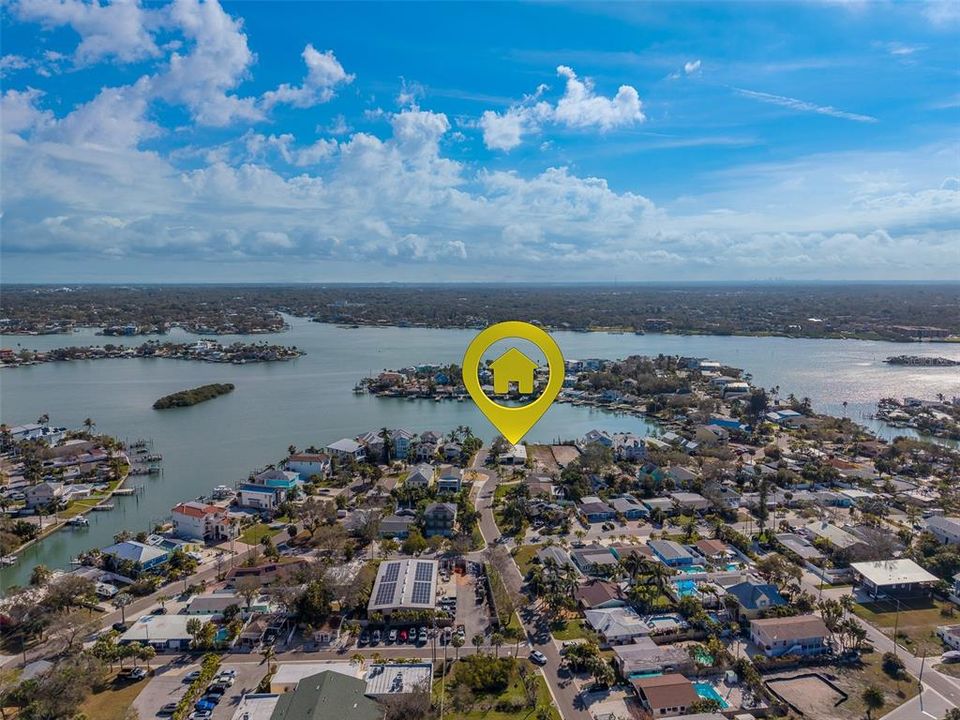 На продажу: $1,150,000 (0.17 acres)