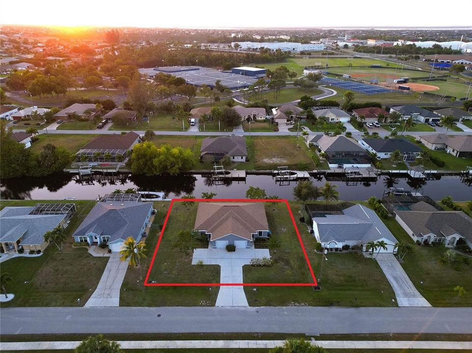 For Sale: $549,000 (6 beds, 0 baths, 2418 Square Feet)