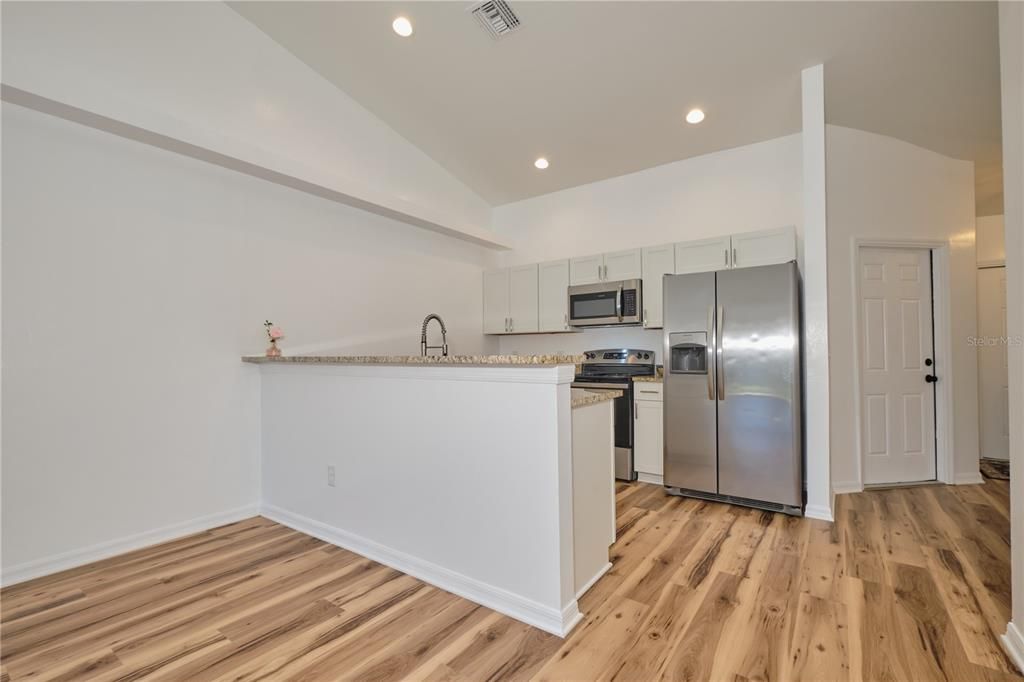 For Sale: $549,000 (6 beds, 0 baths, 2418 Square Feet)