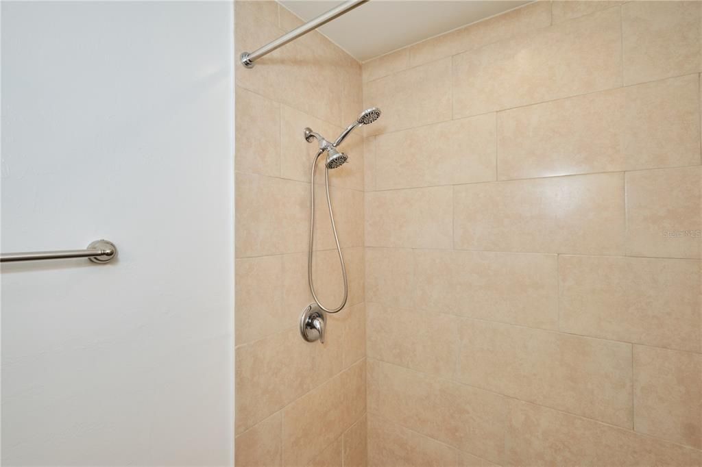 For Sale: $549,000 (6 beds, 0 baths, 2418 Square Feet)