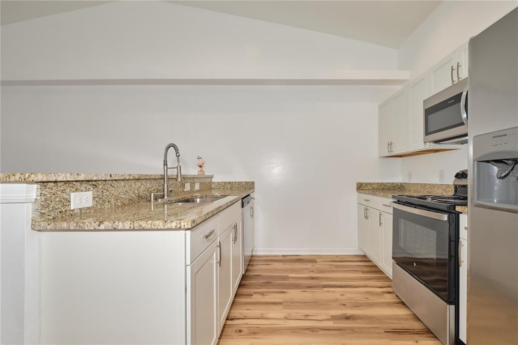 For Sale: $549,000 (6 beds, 0 baths, 2418 Square Feet)