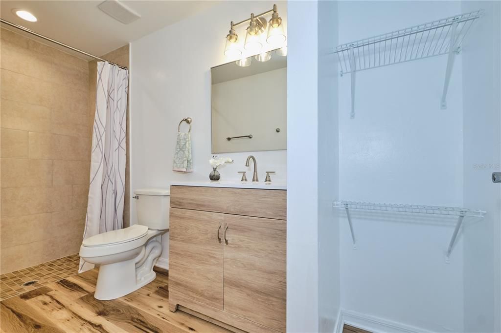 For Sale: $549,000 (6 beds, 0 baths, 2418 Square Feet)