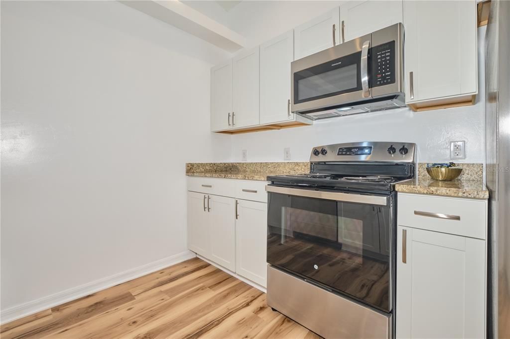 For Sale: $549,000 (6 beds, 0 baths, 2418 Square Feet)