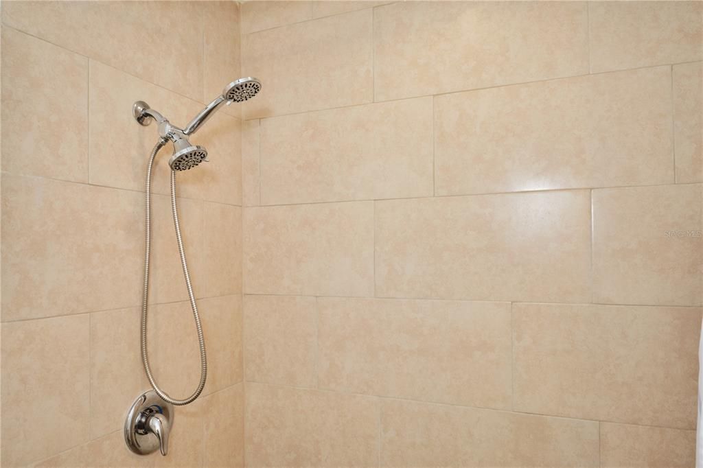 For Sale: $549,000 (6 beds, 0 baths, 2418 Square Feet)