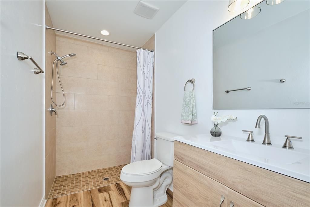 For Sale: $549,000 (6 beds, 0 baths, 2418 Square Feet)