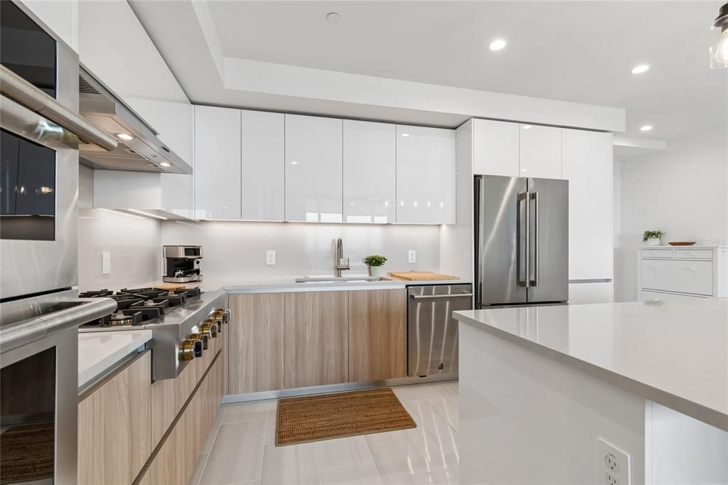 Active With Contract: $9,500 (3 beds, 2 baths, 1762 Square Feet)