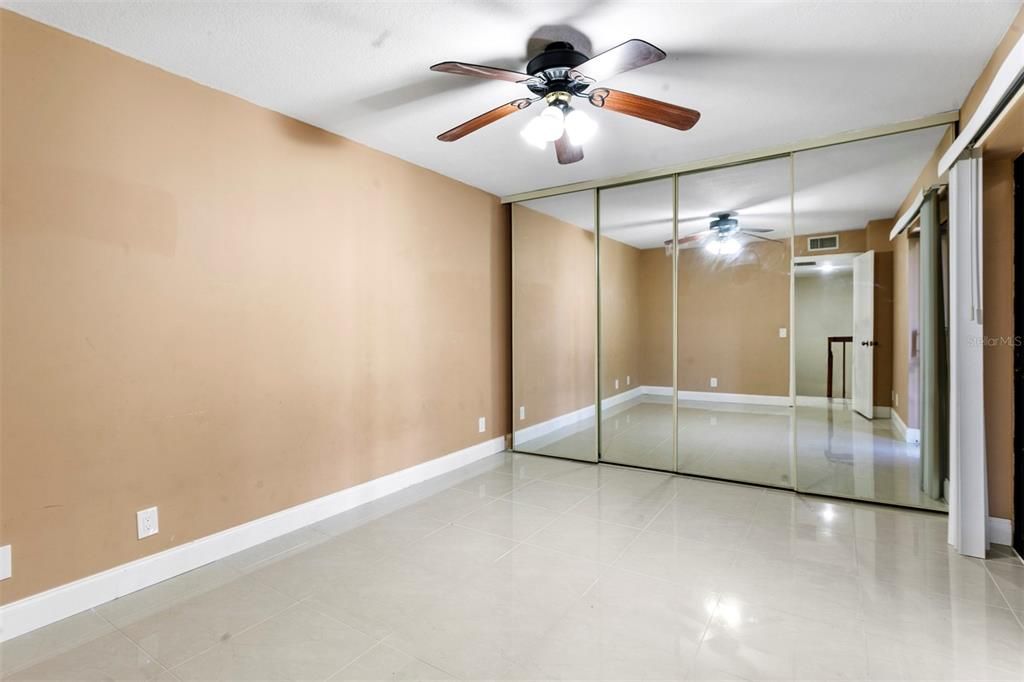 En Venta: $275,000 (2 camas, 2 baños, 1302 Pies cuadrados)