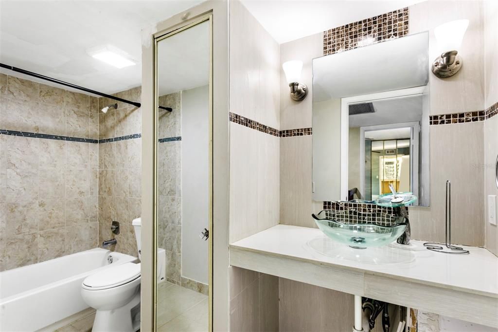 En Venta: $275,000 (2 camas, 2 baños, 1302 Pies cuadrados)