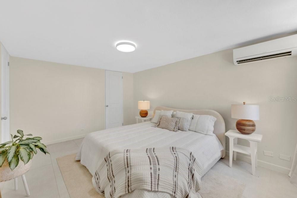 En Venta: $935,000 (2 camas, 2 baños, 1301 Pies cuadrados)