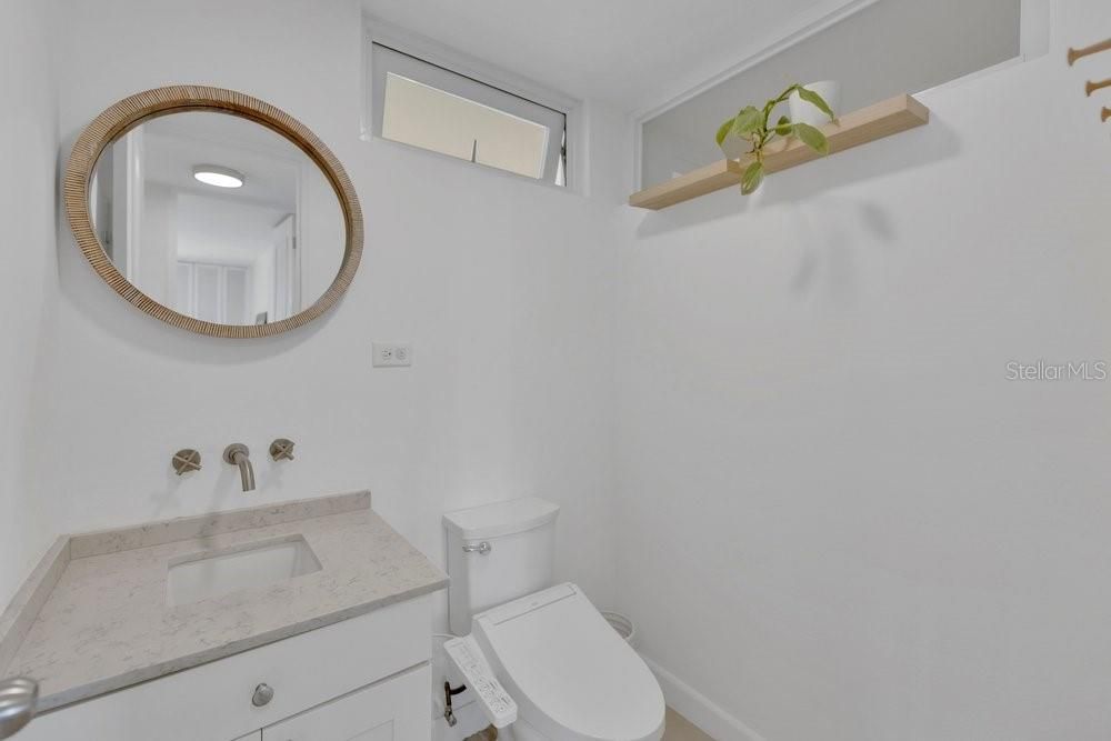 En Venta: $935,000 (2 camas, 2 baños, 1301 Pies cuadrados)