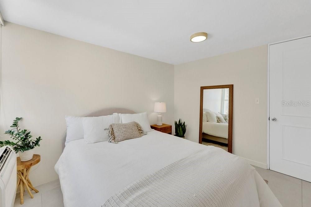 En Venta: $935,000 (2 camas, 2 baños, 1301 Pies cuadrados)