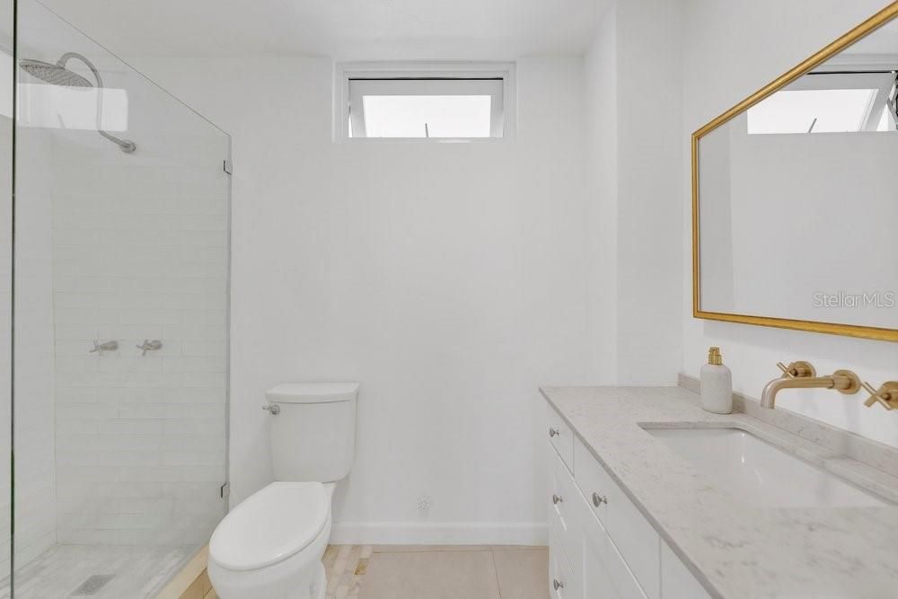 En Venta: $935,000 (2 camas, 2 baños, 1301 Pies cuadrados)