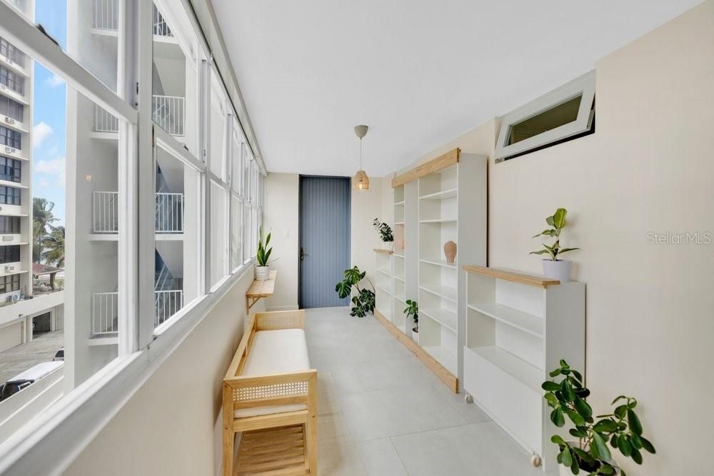 En Venta: $935,000 (2 camas, 2 baños, 1301 Pies cuadrados)