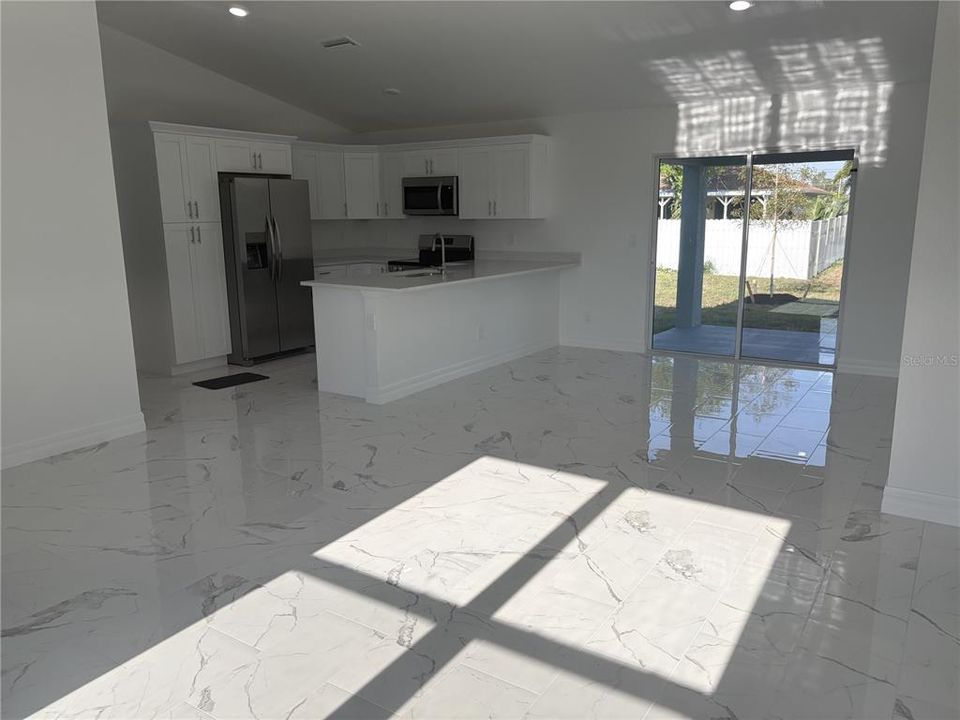Active With Contract: $299,900 (3 beds, 2 baths, 1310 Square Feet)