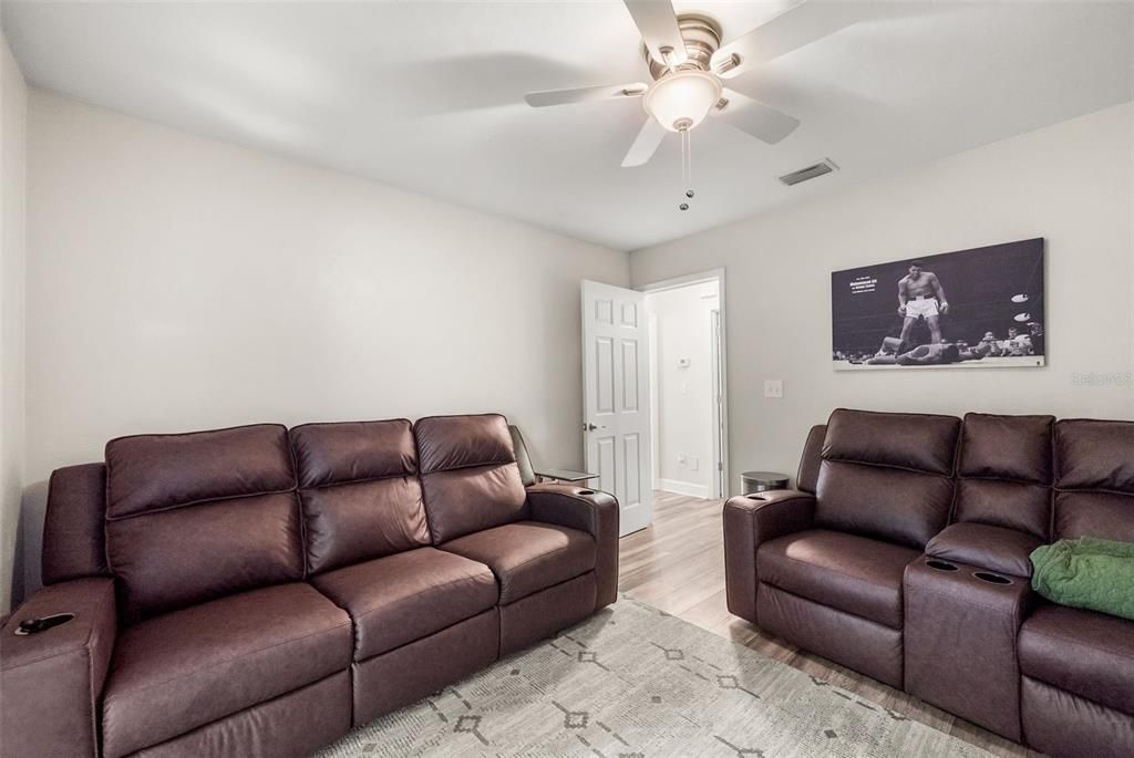 На продажу: $550,000 (4 спален, 3 ванн, 2241 Квадратных фут)