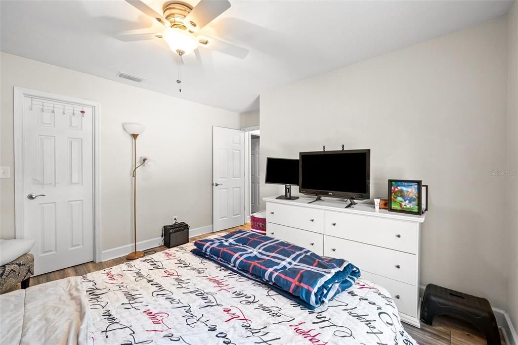 На продажу: $550,000 (4 спален, 3 ванн, 2241 Квадратных фут)