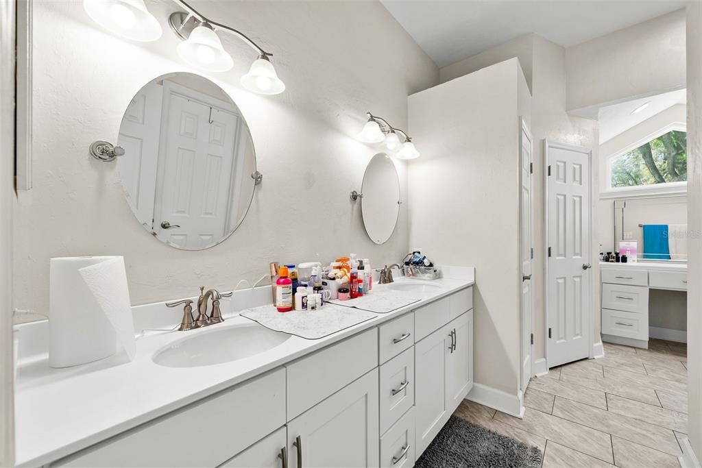 На продажу: $550,000 (4 спален, 3 ванн, 2241 Квадратных фут)