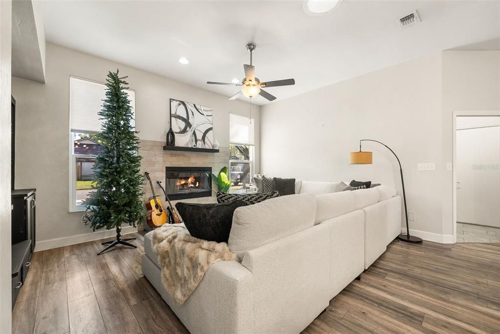 На продажу: $550,000 (4 спален, 3 ванн, 2241 Квадратных фут)