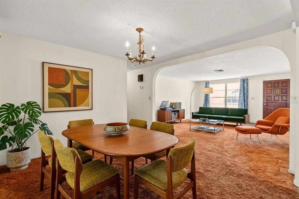 En Venta: $189,900 (2 camas, 2 baños, 1318 Pies cuadrados)