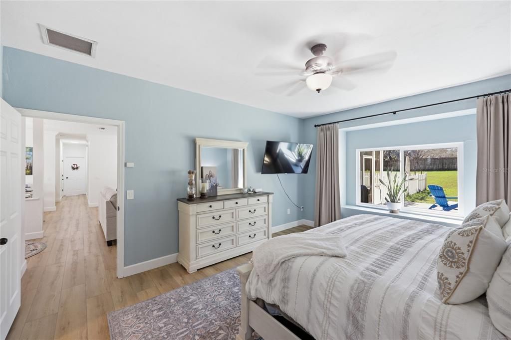 Activo con contrato: $595,000 (5 camas, 3 baños, 2729 Pies cuadrados)