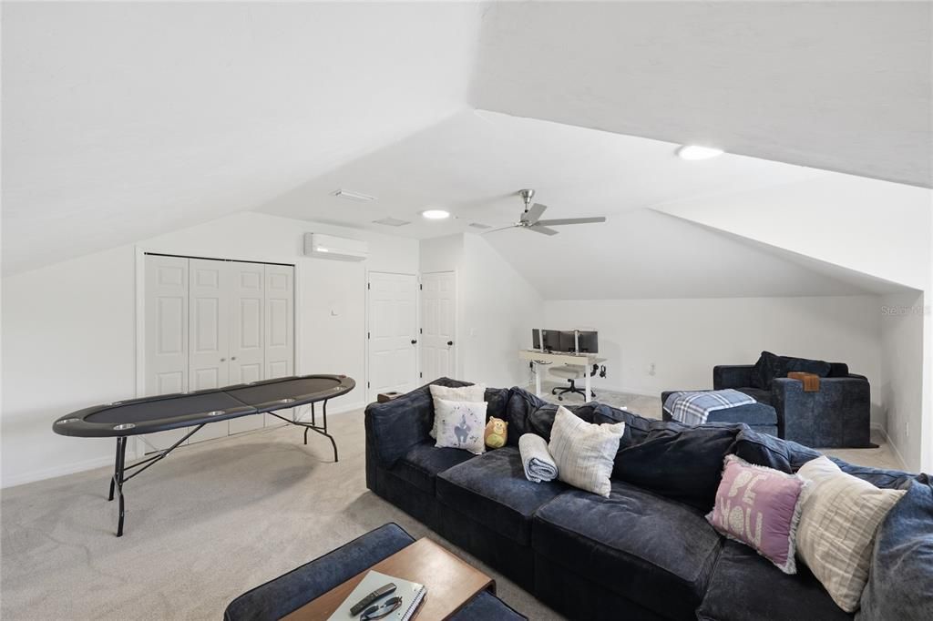 Activo con contrato: $595,000 (5 camas, 3 baños, 2729 Pies cuadrados)