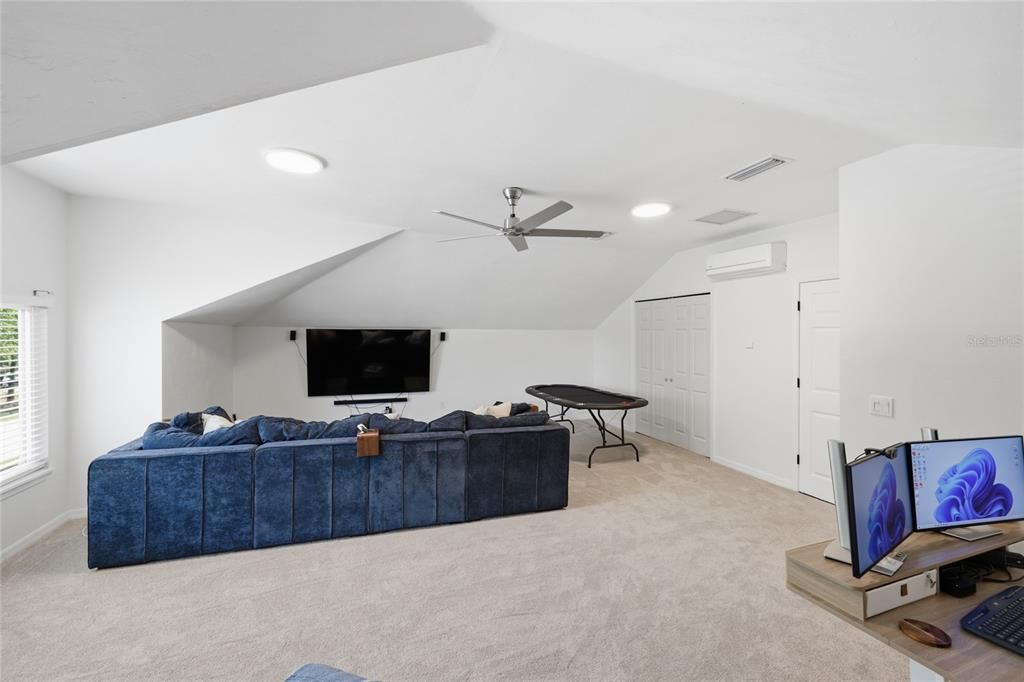 Activo con contrato: $595,000 (5 camas, 3 baños, 2729 Pies cuadrados)