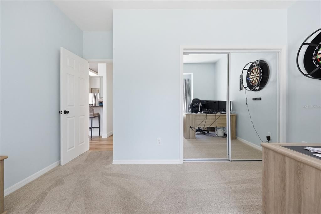 Activo con contrato: $595,000 (5 camas, 3 baños, 2729 Pies cuadrados)