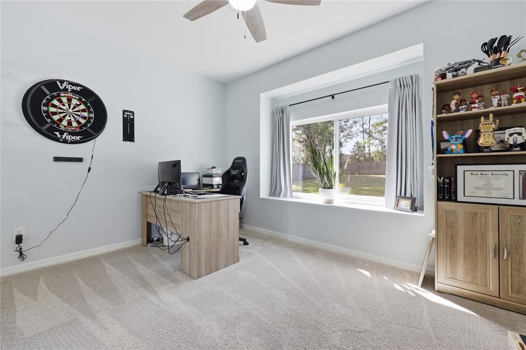 Activo con contrato: $595,000 (5 camas, 3 baños, 2729 Pies cuadrados)