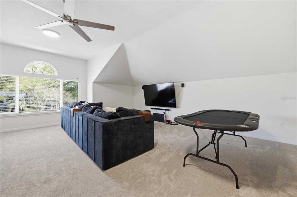 Activo con contrato: $595,000 (5 camas, 3 baños, 2729 Pies cuadrados)