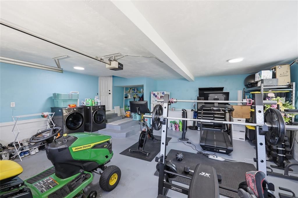 Activo con contrato: $595,000 (5 camas, 3 baños, 2729 Pies cuadrados)