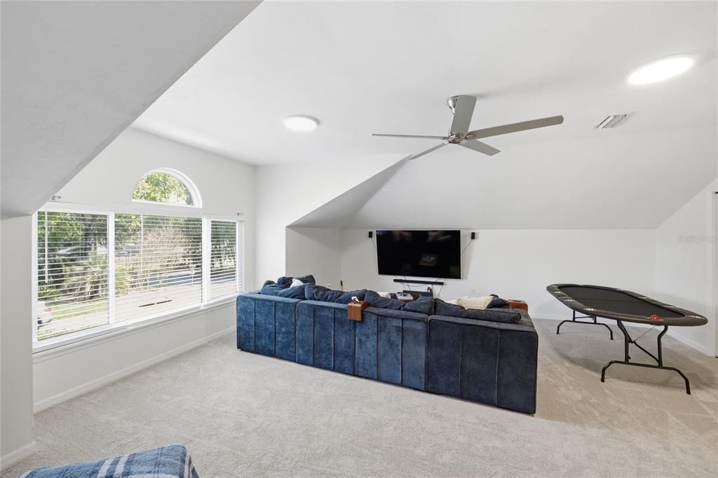 Activo con contrato: $595,000 (5 camas, 3 baños, 2729 Pies cuadrados)