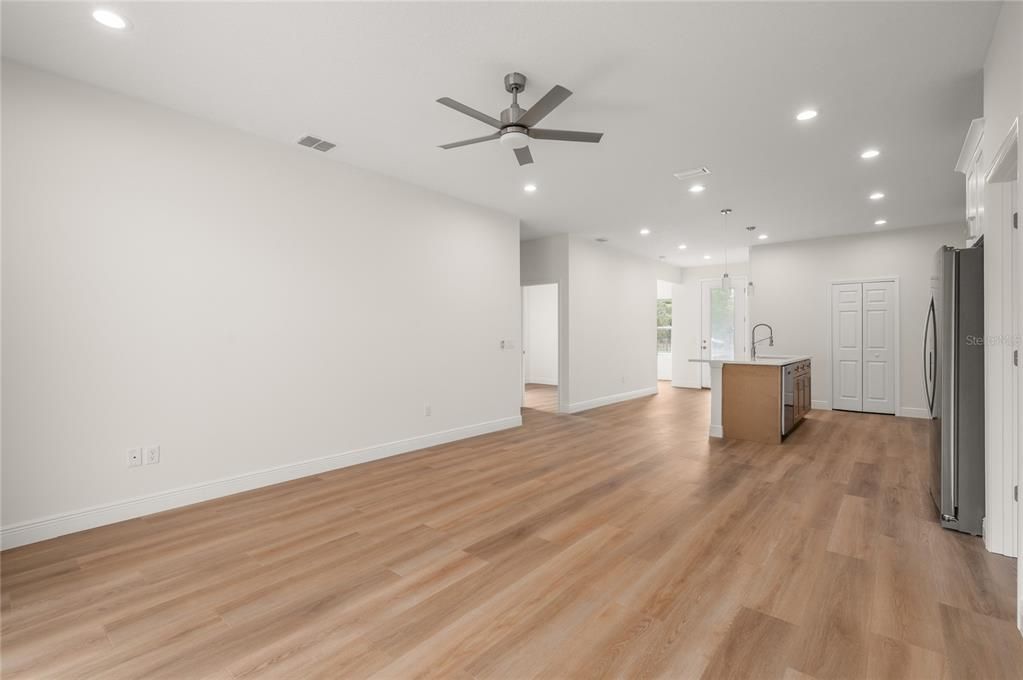 For Sale: $354,000 (3 beds, 2 baths, 1483 Square Feet)