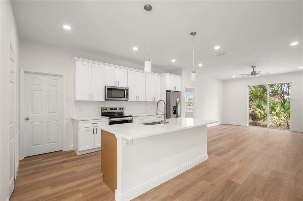 For Sale: $354,000 (3 beds, 2 baths, 1483 Square Feet)