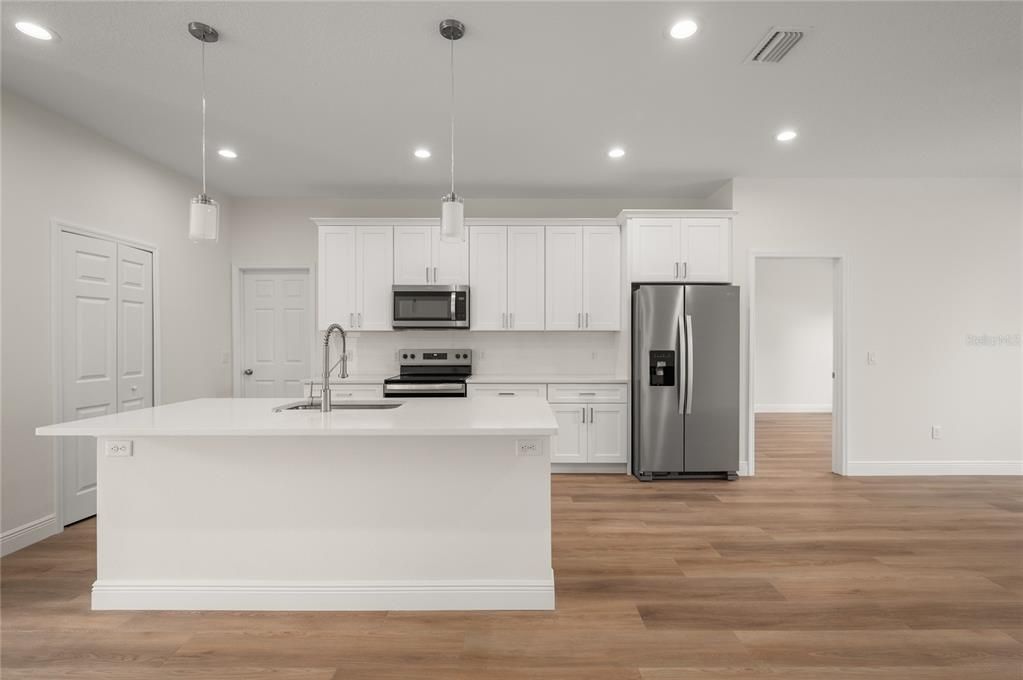 For Sale: $354,000 (3 beds, 2 baths, 1483 Square Feet)