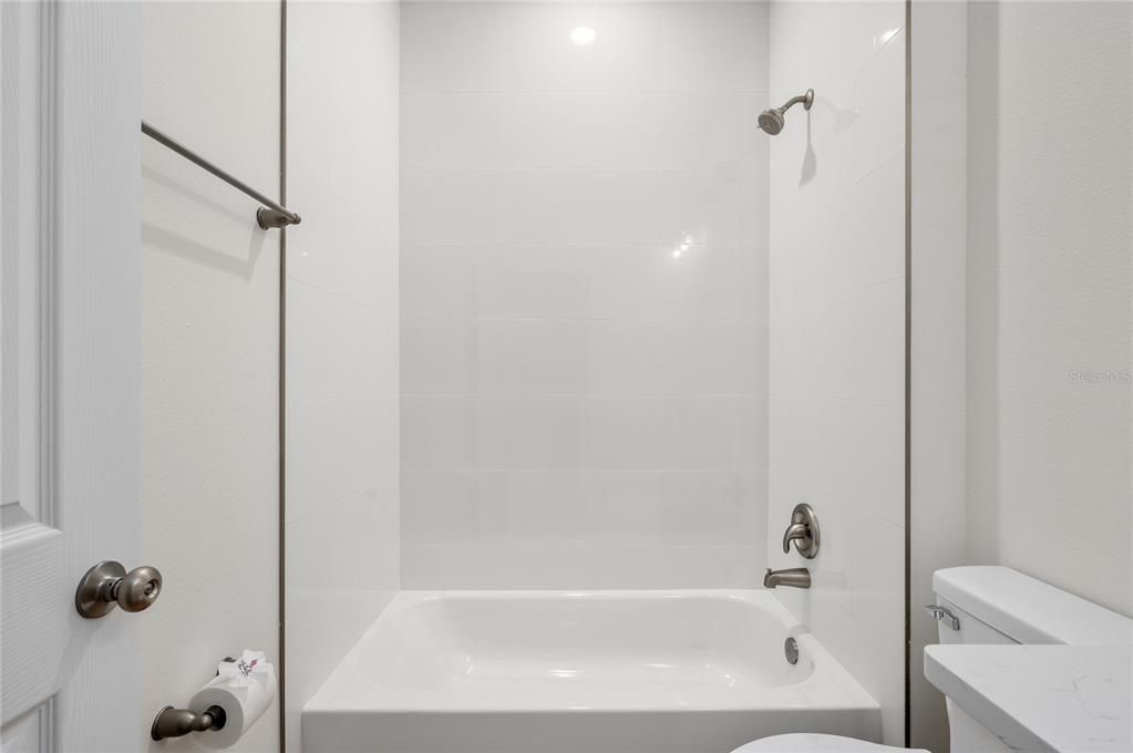 For Sale: $354,000 (3 beds, 2 baths, 1483 Square Feet)