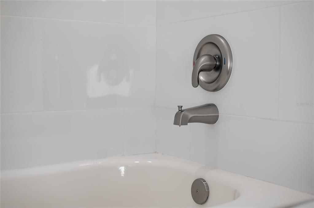 For Sale: $354,000 (3 beds, 2 baths, 1483 Square Feet)