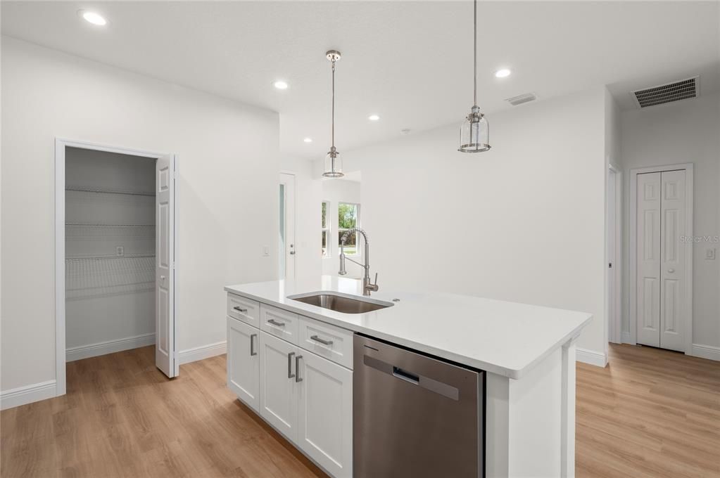 For Sale: $354,000 (3 beds, 2 baths, 1483 Square Feet)