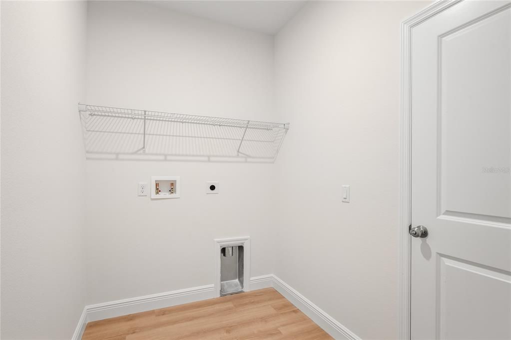 For Sale: $354,000 (3 beds, 2 baths, 1483 Square Feet)