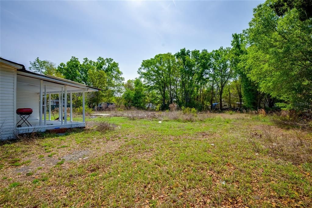 Active With Contract: $259,000 (3 beds, 2 baths, 960 Square Feet)