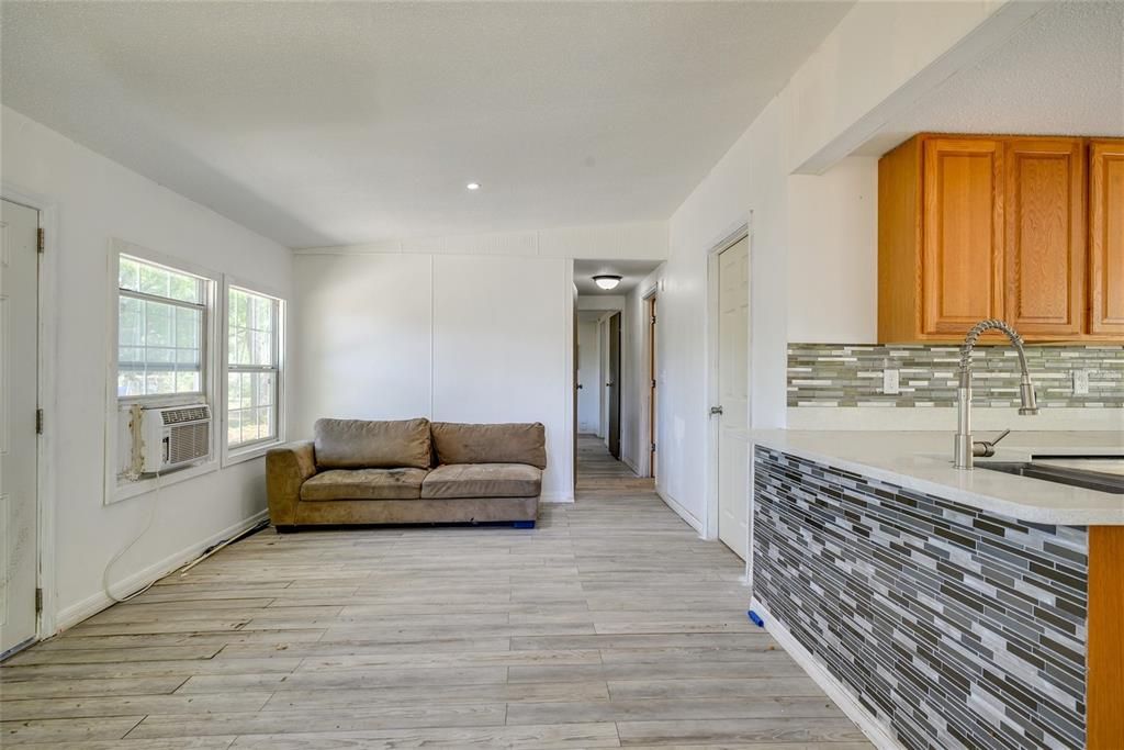 Active With Contract: $259,000 (3 beds, 2 baths, 960 Square Feet)