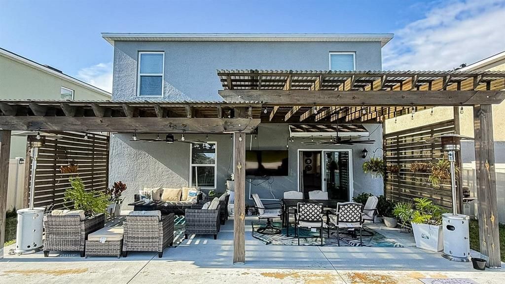 En Venta: $394,900 (5 camas, 3 baños, 2522 Pies cuadrados)