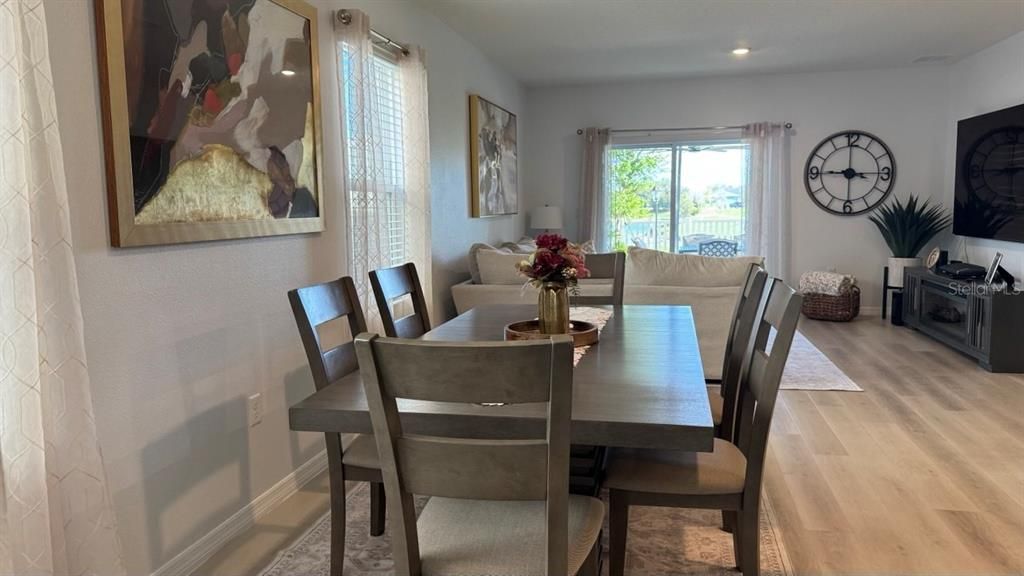 En Venta: $394,900 (5 camas, 3 baños, 2522 Pies cuadrados)