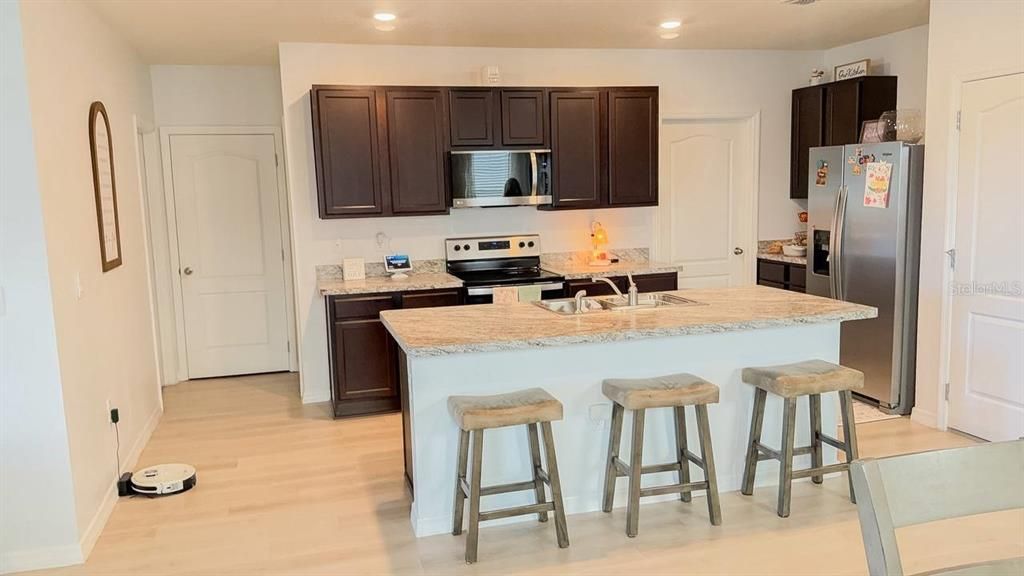 En Venta: $394,900 (5 camas, 3 baños, 2522 Pies cuadrados)